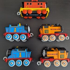 Colorful Thomas The Train Engine Toy Set